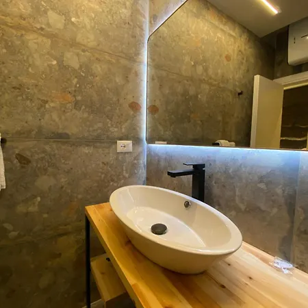 Blloku Gasthof Tirana