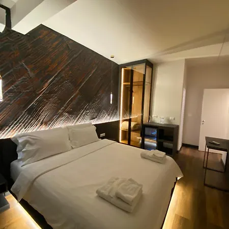 Blloku 招待所 地拉那